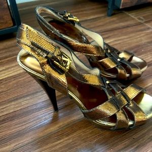 Fun dress or clubbing shoes. Gold/bronze